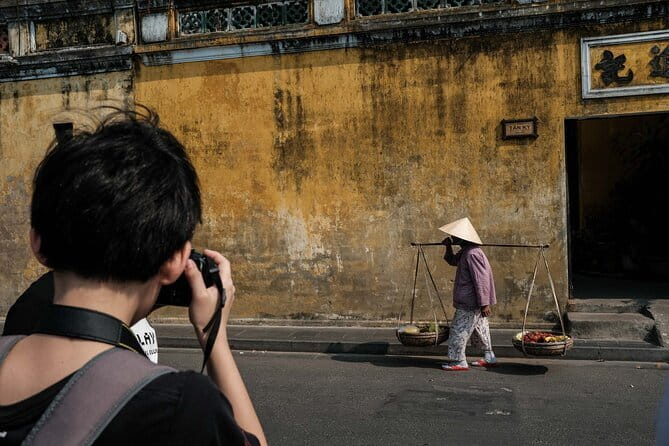 150-Minute Private Morning Old Town Photo Walk - Who should book this private Hoi An photo walk?