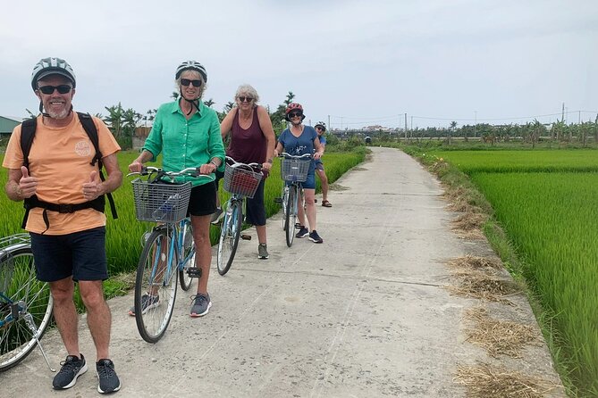 3 Hours Hoi An Countryside Bicycle Tour - The Ride Between Stops: Rice Fields, Fishermen, and Farm Animals