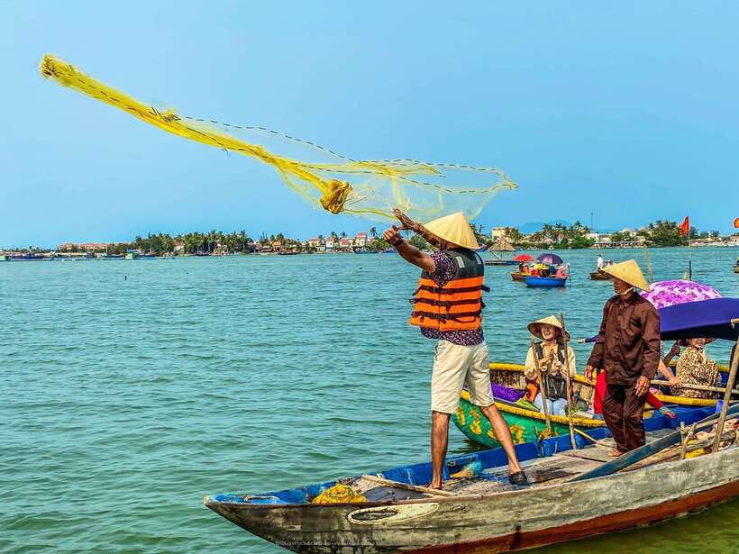 40 Minutes - Basket Boat Ride in the Water Coconut forest - Language and Your Comfort Level
