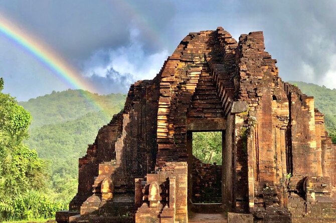 5 Hours Tour with Cruise in My Son Sanctuary Sunset , Vietnam - Cruising the Thu Bon back to Hoi An: what you’ll notice on the water