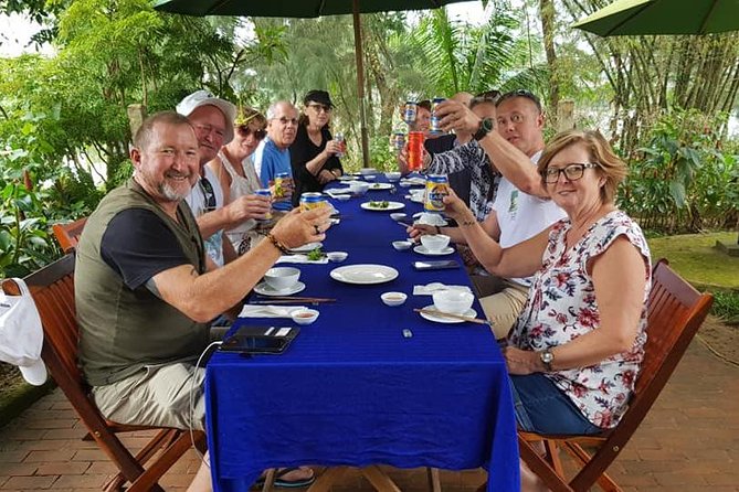 A Real Insight into Hoi An Village Island Experience & Hidden Gem - Stop 1: Tra Que Vegetable Village and the herb-scent reality check