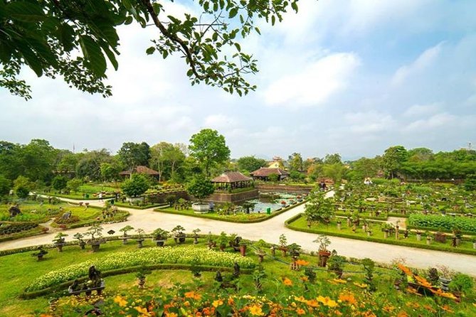 All must-see places Hue City, Hai Van Pass from Hoi An Group Tour - Lunch and pacing: the included meal is more valuable than it looks