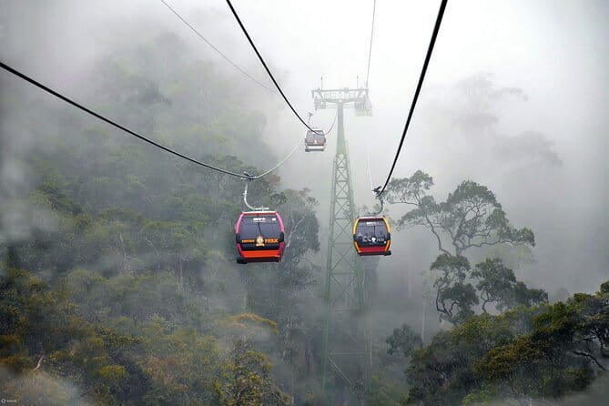 Bana Hills - Golden Hand Bridge Full Day Tour - Golden Hand Bridge: the walk you plan around