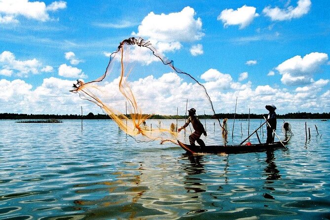 Basket Boat in Hoi An( visit water coconut forest,Crab fishing ) - Casting a net and learning the rhythm of local fishing