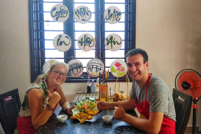Best cooking class in Hoi An with Jolie (JHA3) - The piano and guitar surprise: why it works instead of distracting