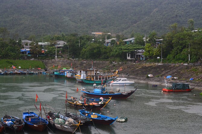 Cham Island Day Tour: Speed Boat, Lunch, Snorkeling & Beach - Cham Island arrival at Lang Beach: where the day actually begins