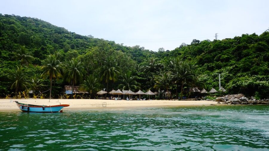 Cham Island: Underwater Walking & Snorkeling Tour - What the included gear really means for comfort