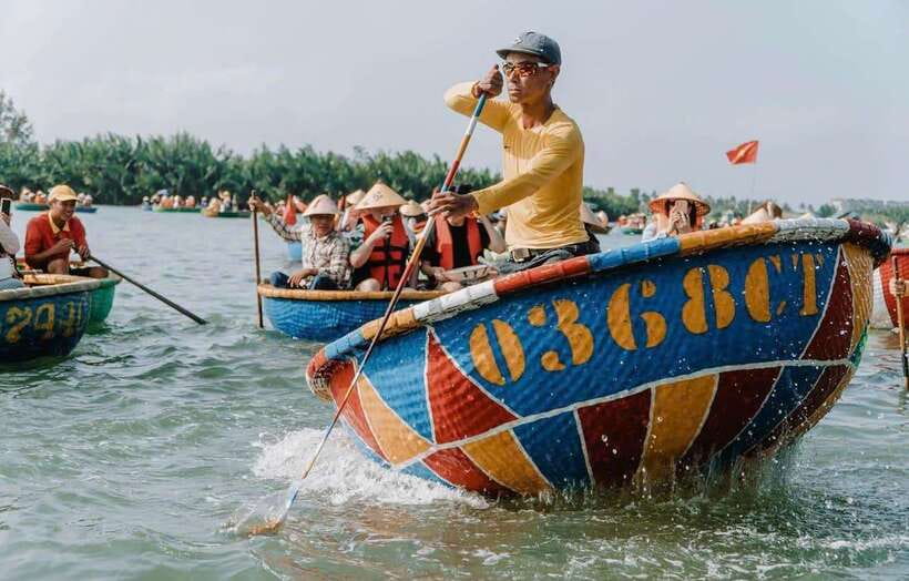 Coconut Boat Hoi An - Spinning, Net Casting, and Crab Fishing: The Hands-On Part