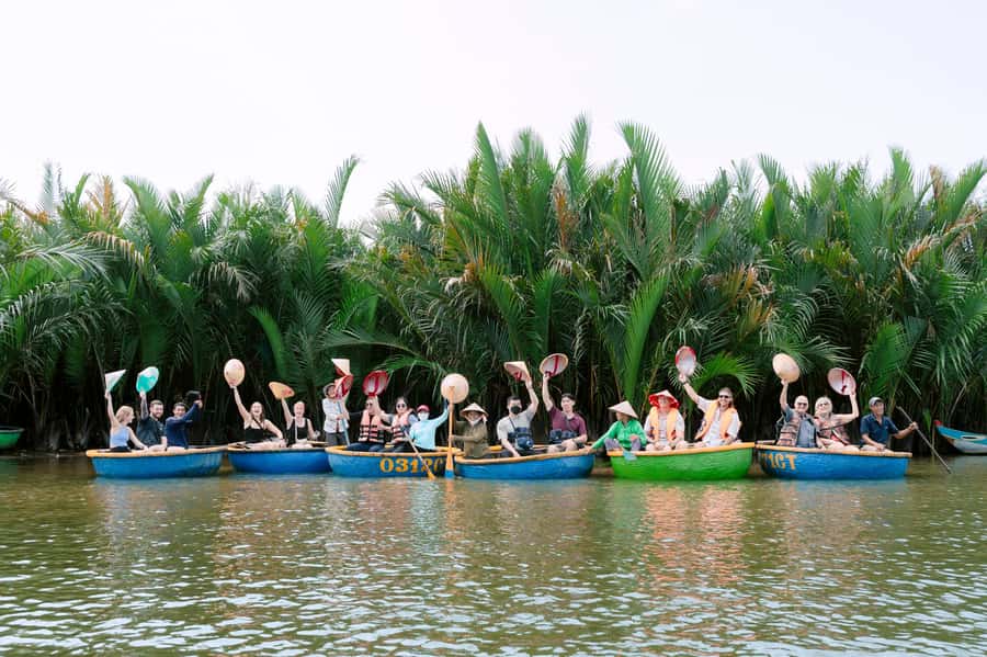 COOKING CLASS & BASKET BOAT - Eating your own lunch or dinner: why this class feels better than most