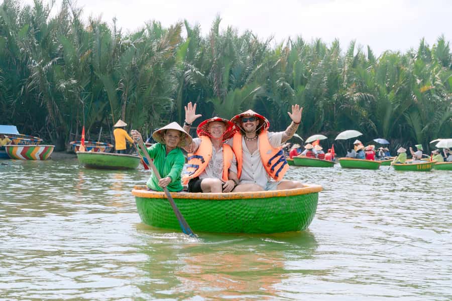 COOKING CLASS & BASKET BOAT - Practical stuff: shoes, bags, rain, and food allergies