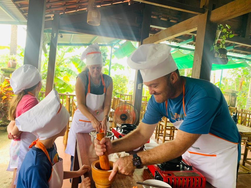 Cooking Class in Tra Que Organic Vegetable Village - Farming at Tra Que: Soil Work, Seaweed, Transplanting, Watering