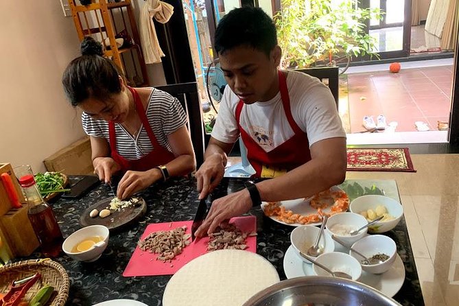 Cooking with Jolie in Hoi An and Lantern making class (JHA4) - The 8:30 farm/garden stop: seeing Vietnamese farming in practice