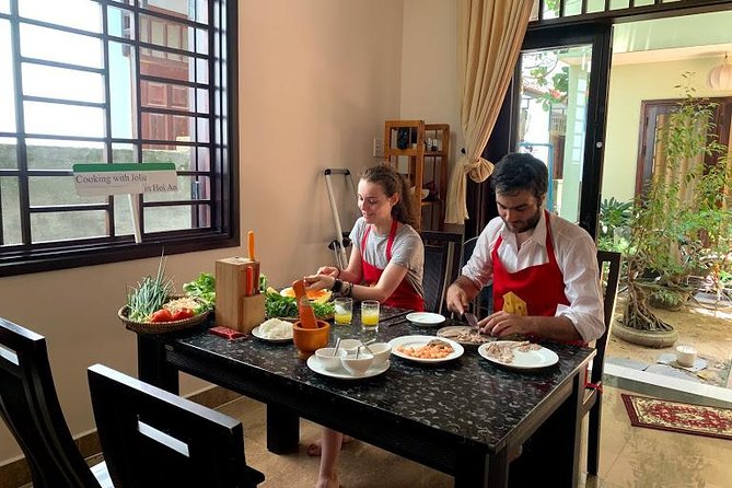 Cooking with Jolie in Hoi An and Lantern making class (JHA4) - The market stop: learn what to buy, and how locals shop