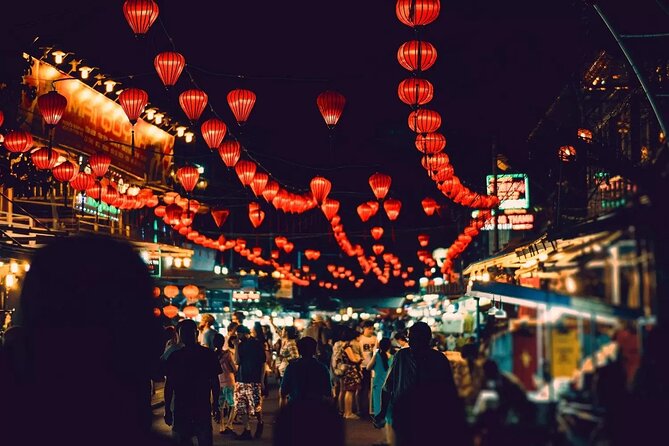 Da Nang by Night from Hoi An: Seafood dinner, night market and cruise trip - The night market stop: bargaining practice that helps you later