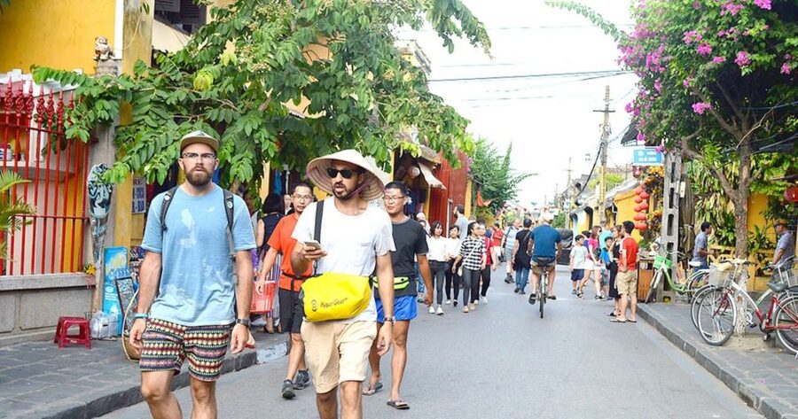 Da Nang/Hoi An: Market & Old Town Private Tour with Transfer - Phuc Kien Assembly Hall: worshiping culture you can see, not just hear about