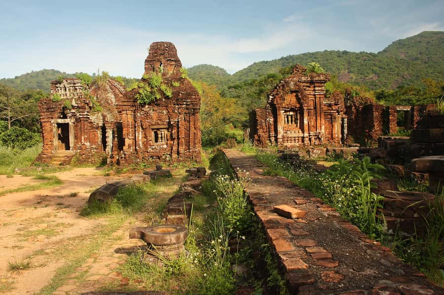 Danang: My Son Sanctuary and River Cruise 7.30 am/12.30 pm - Apsara Dance and Meals: Food Stops That Fit the Day