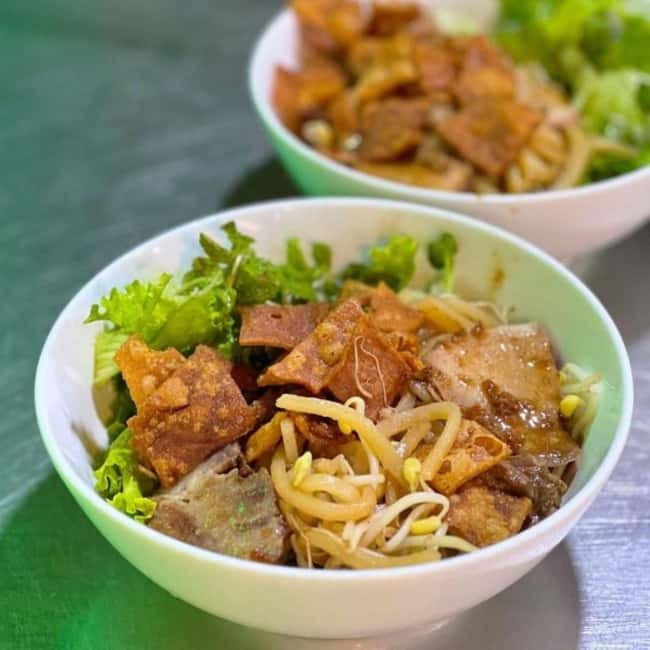 Eat Like a Local – Hoi An Evening Food Tour - Why a 6:00 PM walk changes how you eat in Hoi An