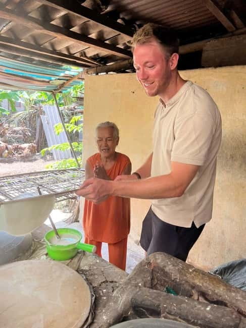 Eat Like a Local – Hoi An Evening Food Tour - Your guide: the difference between facts and real stories