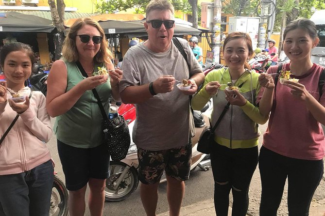 Evening Walking Food Tour, folk game and lantern boat - Folk games and the break between food and lanterns