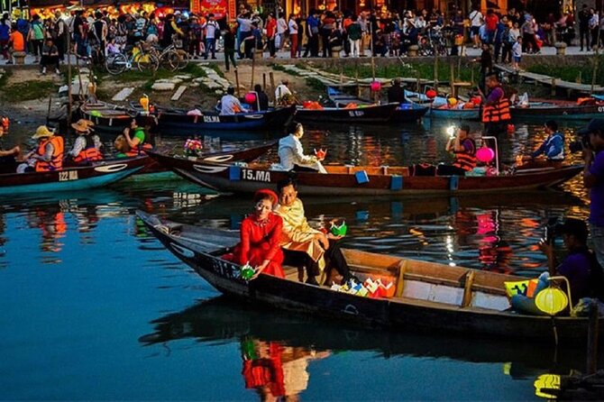 Experience Night Boat Trip and Floating Lantern on Hoai River - The 15-Minute Boat Segment: What Your Evening Looks Like on the Water