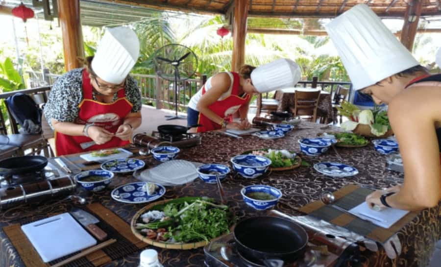 Experience Tra Que Cooking Class with Locals in Herb Village - Ingredient garden basics: fresher than most cooking classes