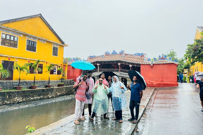 Explore Highlights Hoi An by Walking - The Japanese Covered Bridge: the one you came for, plus the story