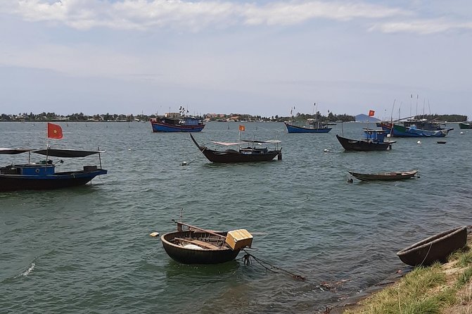 Explore Hoi An Village Island - Lunch with fresh herbs: where the tour pays off