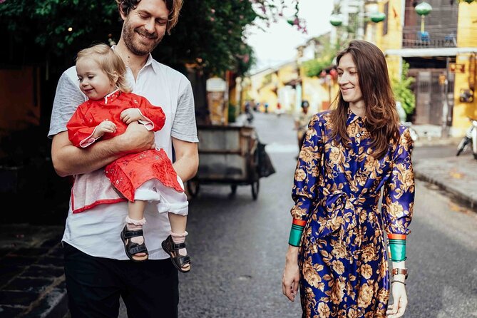 Family Photography Tour in Hoi An - Old Town photo route: Bridge Pagoda and Golden Alley