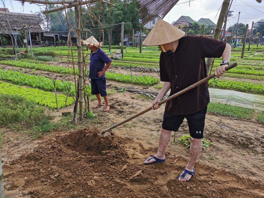 Farming with Farmers at ancient vegetable Village "Tra Que" - Lunch at Tra Que: Cooking the Local Menu With the Chef