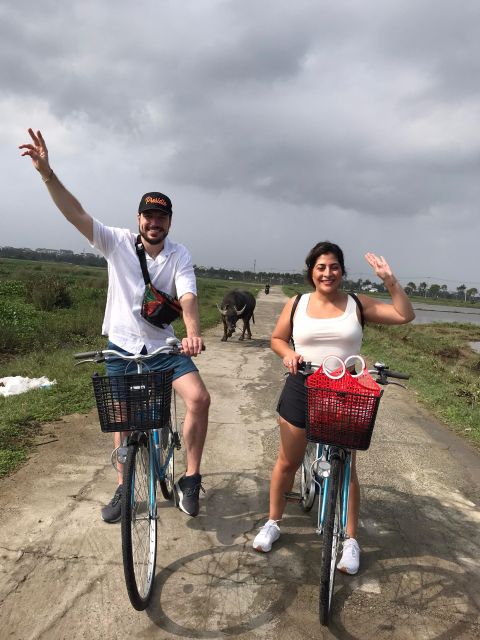 Farming with Farmers at ancient vegetable Village "Tra Que" - Hoi An Pickup and the Rice-Field Bike Ride to Tra Que