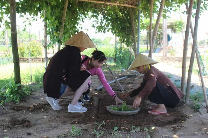 Farming with the Local Famers - Tra Que Herb Village: farm life you can understand fast