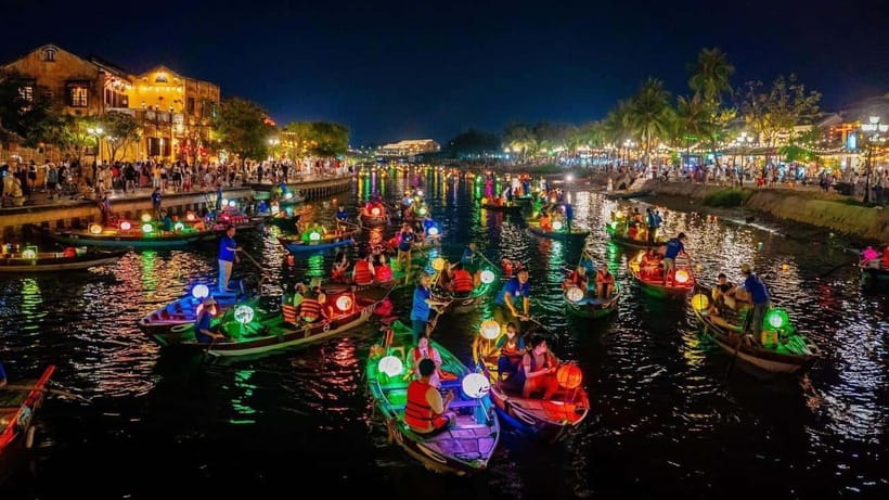 From Hoi An/Da Nang: Hoi An City Tour & Lanterns Release - Ancient merchant houses: Phung Hung or Tan Ky, and what to watch for