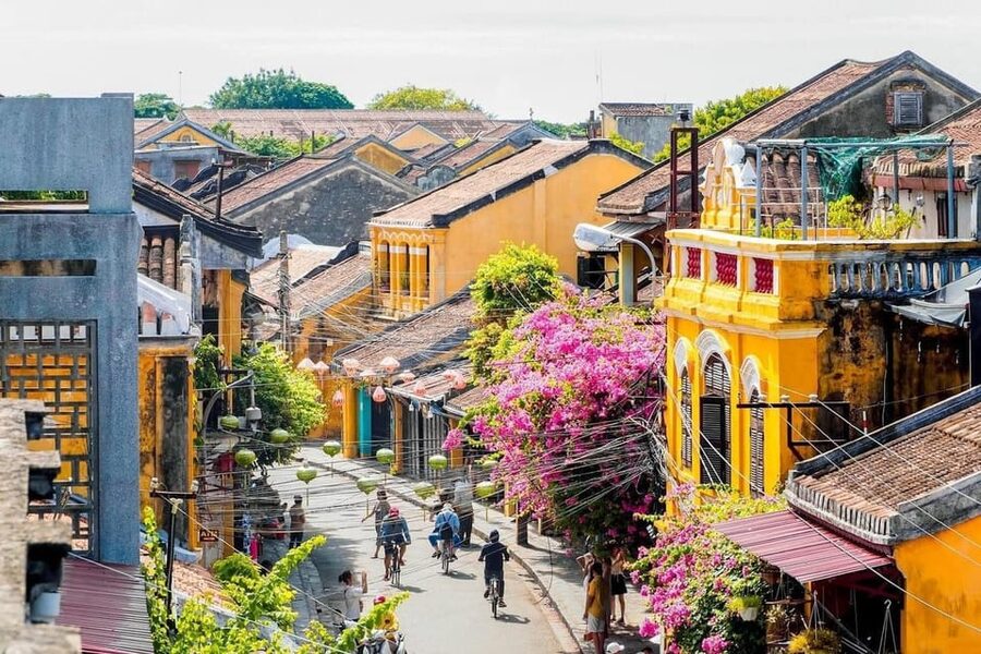 From Hoi An/ Da Nang: Hoi An City Tour & Release Lanterns - Garment Stores and Handicraft Shops Under Romantic Lantern Light