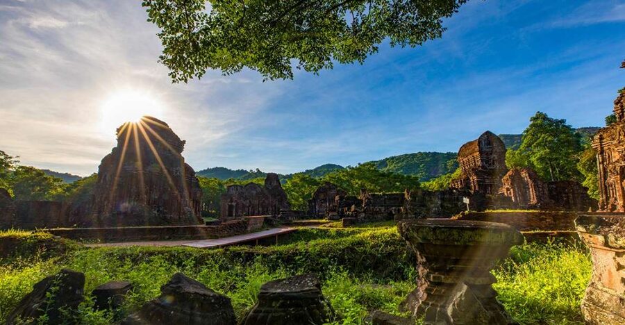 From Hoi An: Day Tour of My Son Temples and Marble Mountain - The Midday Rhythm: Lunch Stop and the Heat You Can’t Ignore