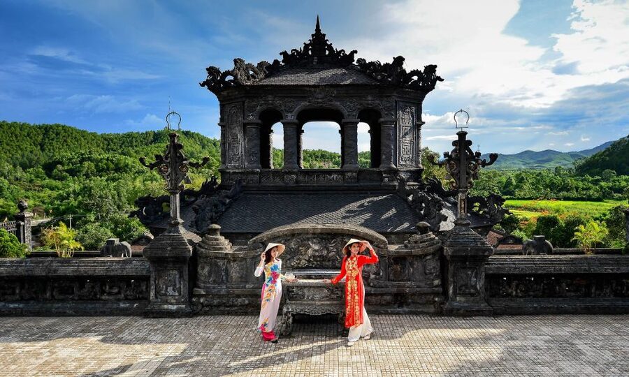 From Hoi An: Hue Imperial City and Hai Van Pass Tour - Thien Mu Pagoda: iconic views with a calmer pace