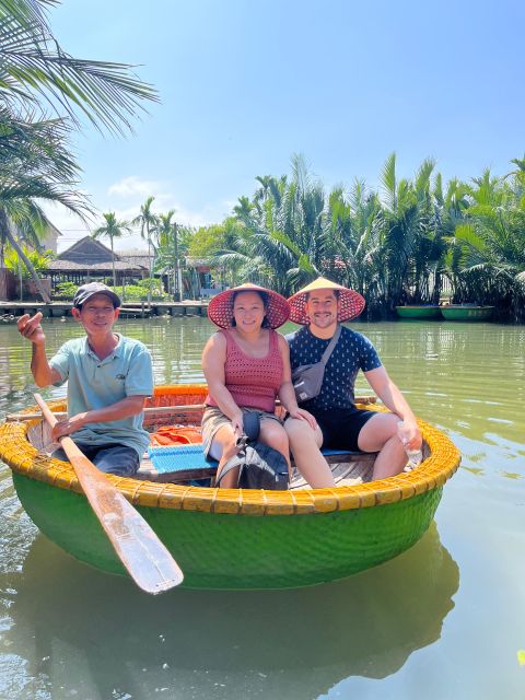 Funny day cycling, Buffalo riding and Basket boat - Water buffalo riding: the fun moment that teaches respect