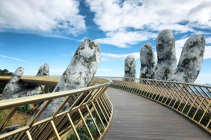 Golden Hand Bridge Afternoon and Evening Tour - Dragon Bridge at night: photos plus a short walk