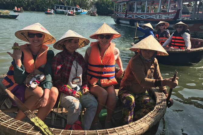 Half-Day Hoi An Countryside and Villages Tour by Bike - Tra Que Vegetable Village: the riverweed fertilization lesson and a real lunch