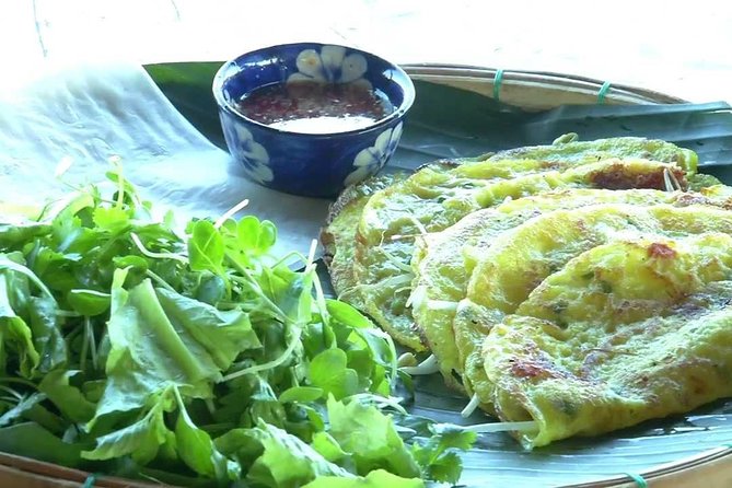 Half -Day Tra Que Herbal Village Tour from Hoi An - Lunch with the host family: tam huu and banh xeo for real, not just for show