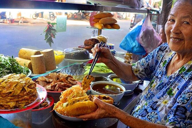 Hoi An Ancient Town - Night Market Street Food Tours By Night - Dinner + entrance fees: what the $55 price buys you