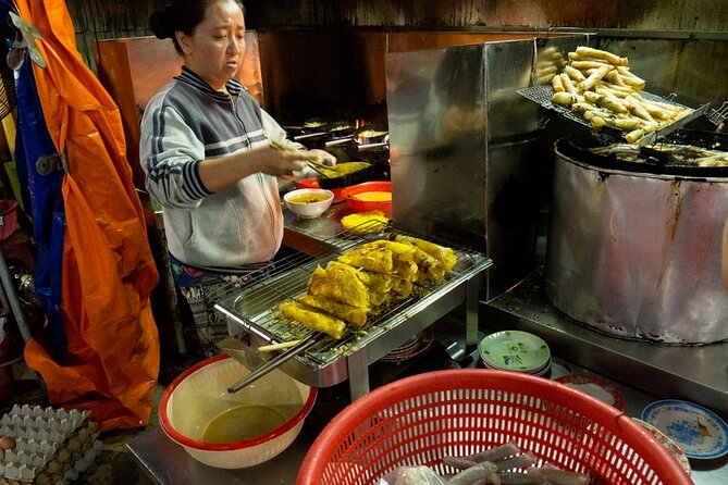 Hoi An at Sunset: Authentic Local Street Food Tour - Stop 1: Hội An Post Office—then you’re off the main lanes