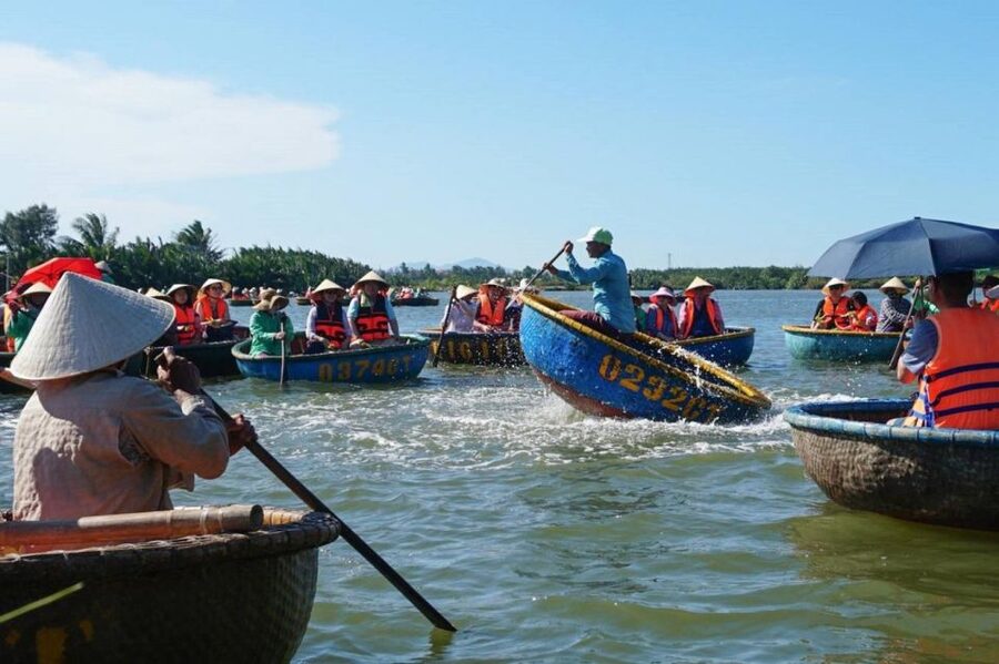 Hoi An Bamboo Basket Boat Ride in Water Coconut Forest - Your conical hat and the start of the trip (and why it matters)
