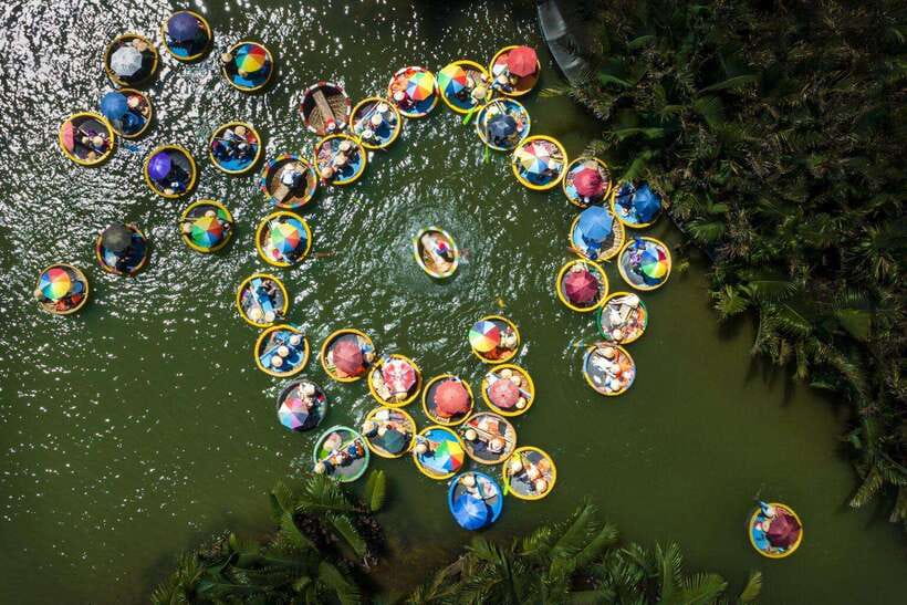 Hoi An: Basket Boat and fishing Crabs Tour - Coconut Forest and Vietnam War echoes: why this route matters