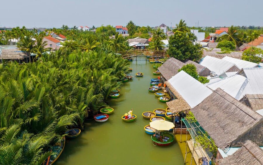 Hoi An: Basket boat tour at the coconut village - On the Water Fun: Spinning, River Singing, and Hands-On Fishing