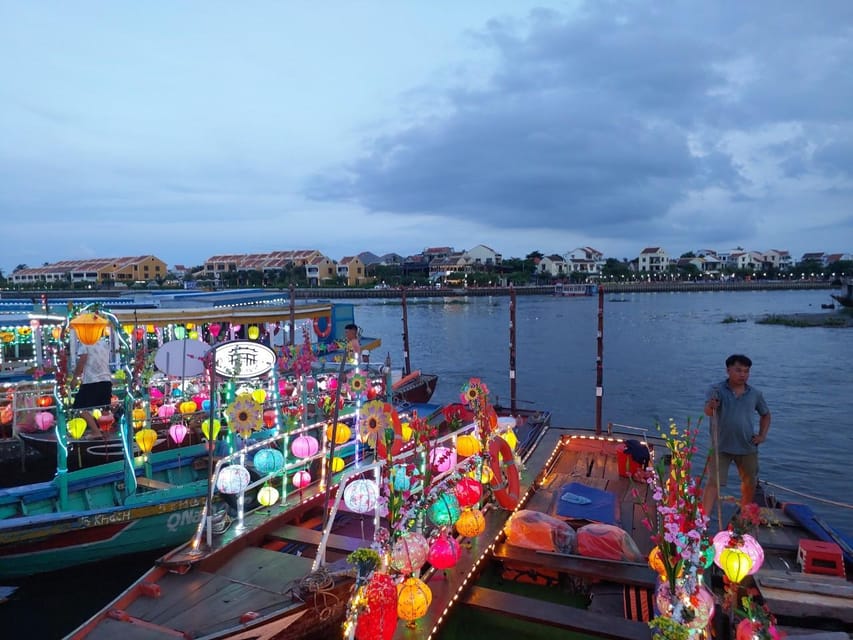 Hoi An Boat Lantern With Release Flower Hoai River At Night - What the schedule feels like: guided, short boat cruise, then back