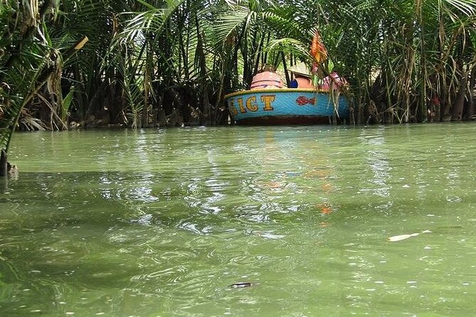 Hoi An Ceramic/Pottery/Lantern Making Class Cafe & Basket Boat - Bay Mau coconut forest by bamboo basket boat: fishing, crabbing, and heat management