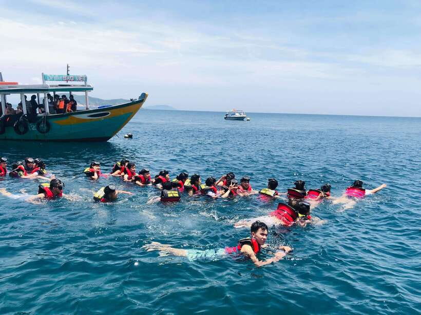 Hoi An: Cham Island and Bai Xep Day Tour with Snorkeling - Speedboat transfer: the useful first step