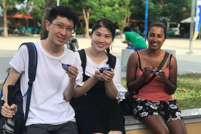 Hoi An Cheap Walking Food Tour - Guide Energy: Emma and Nancy Make the Walk Click