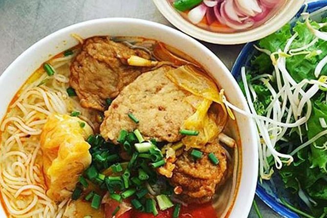 Hoi An city and Food tour - Handicraft making, silk, and cultural dancers: the culture behind the plate