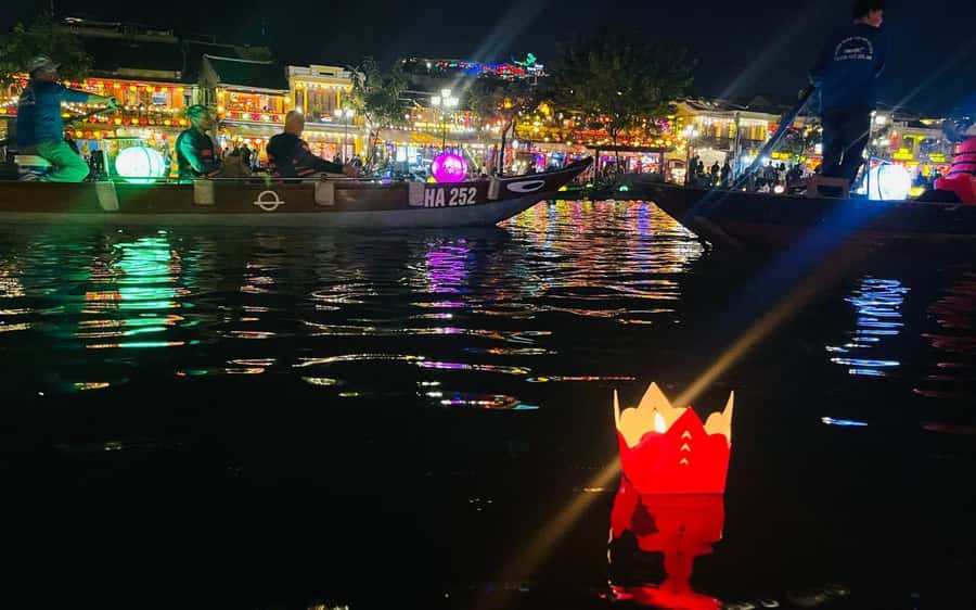 Hoi An City Tour: Boat Ride & Lantenn Release - Meeting point near Thu 45 Tailoring street